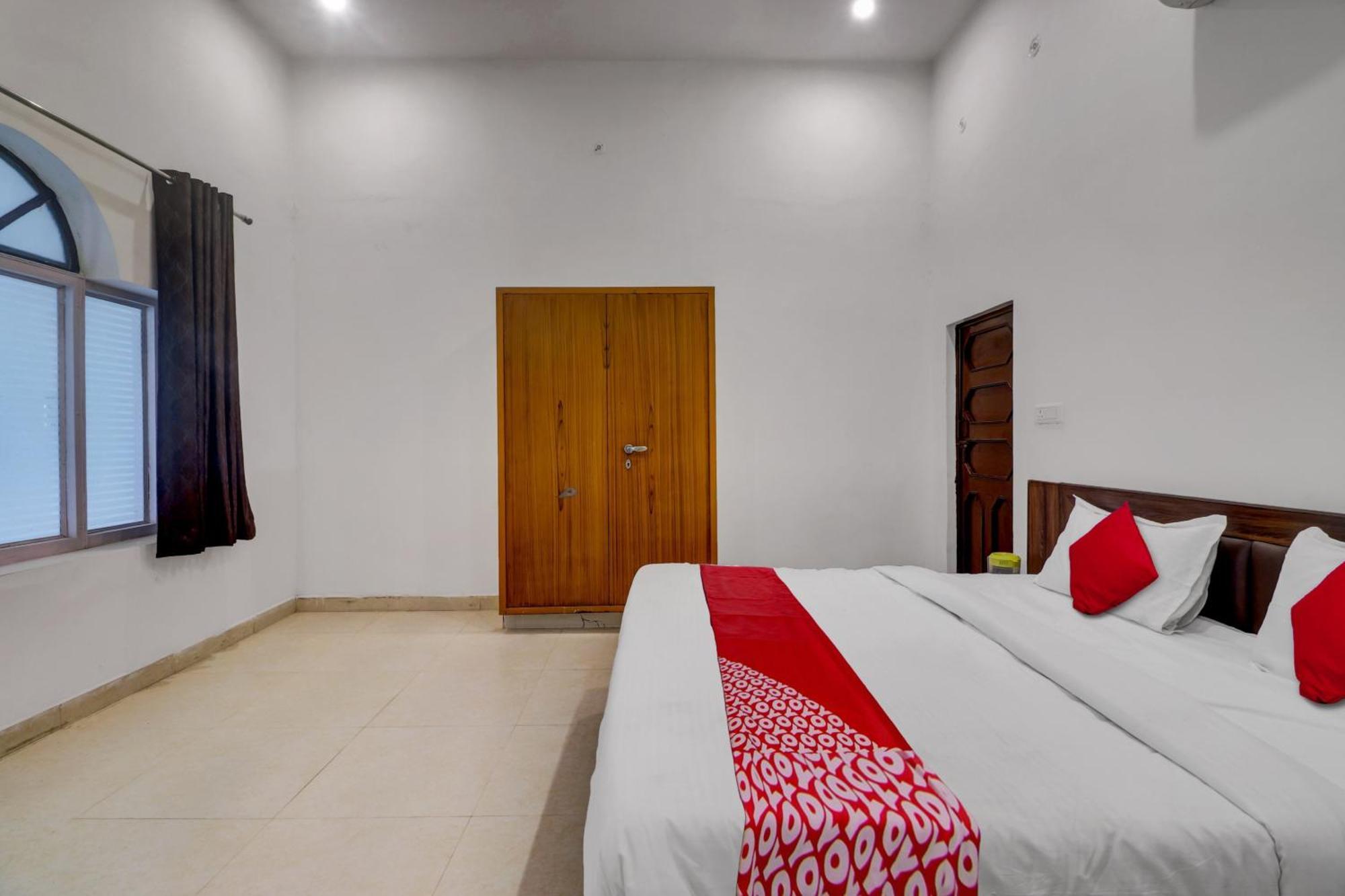 Hotel O Om Pushp Residency Mathura Exterior photo
