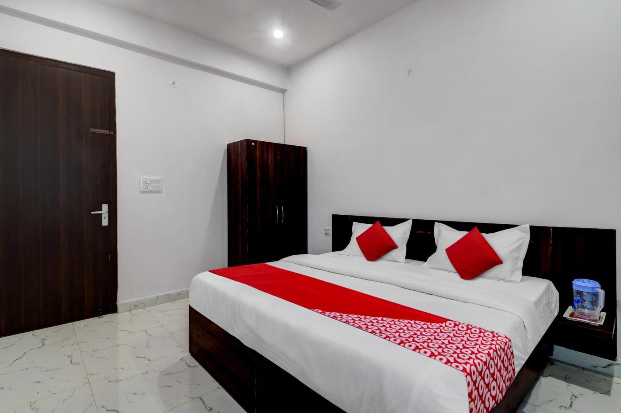 Hotel O Om Pushp Residency Mathura Exterior photo