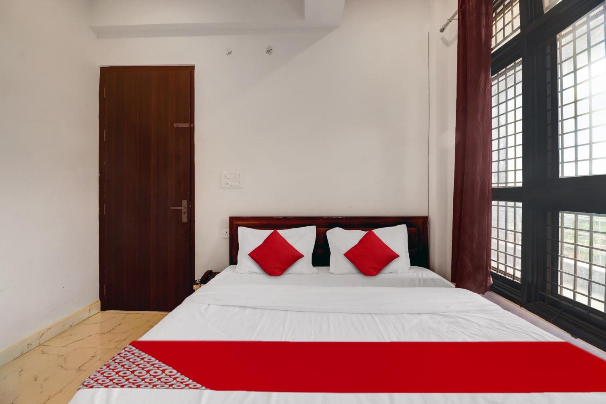 Hotel O Om Pushp Residency Mathura Exterior photo
