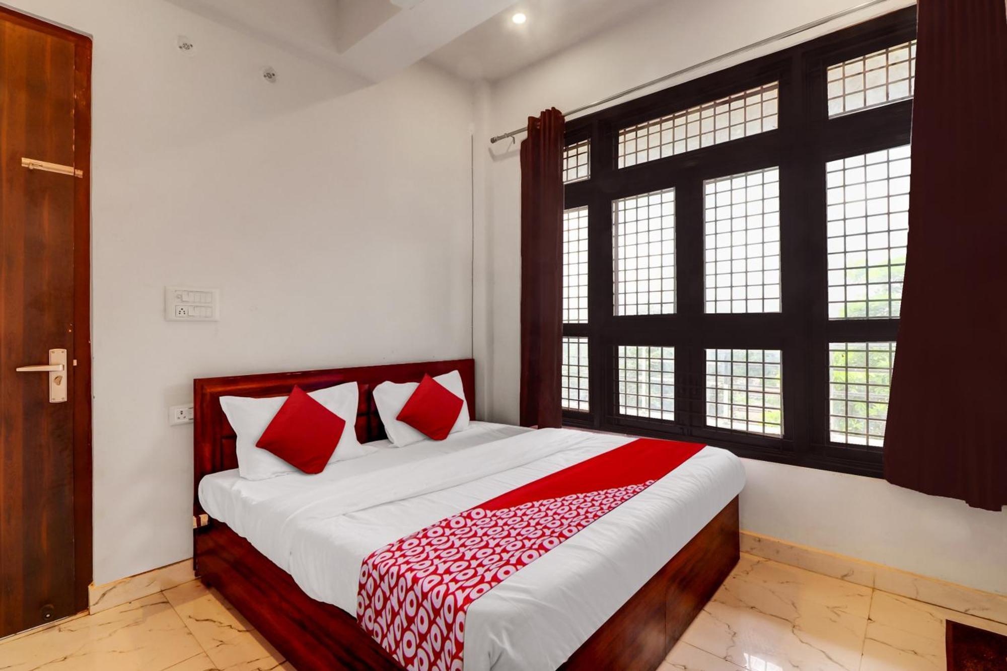 Hotel O Om Pushp Residency Mathura Exterior photo