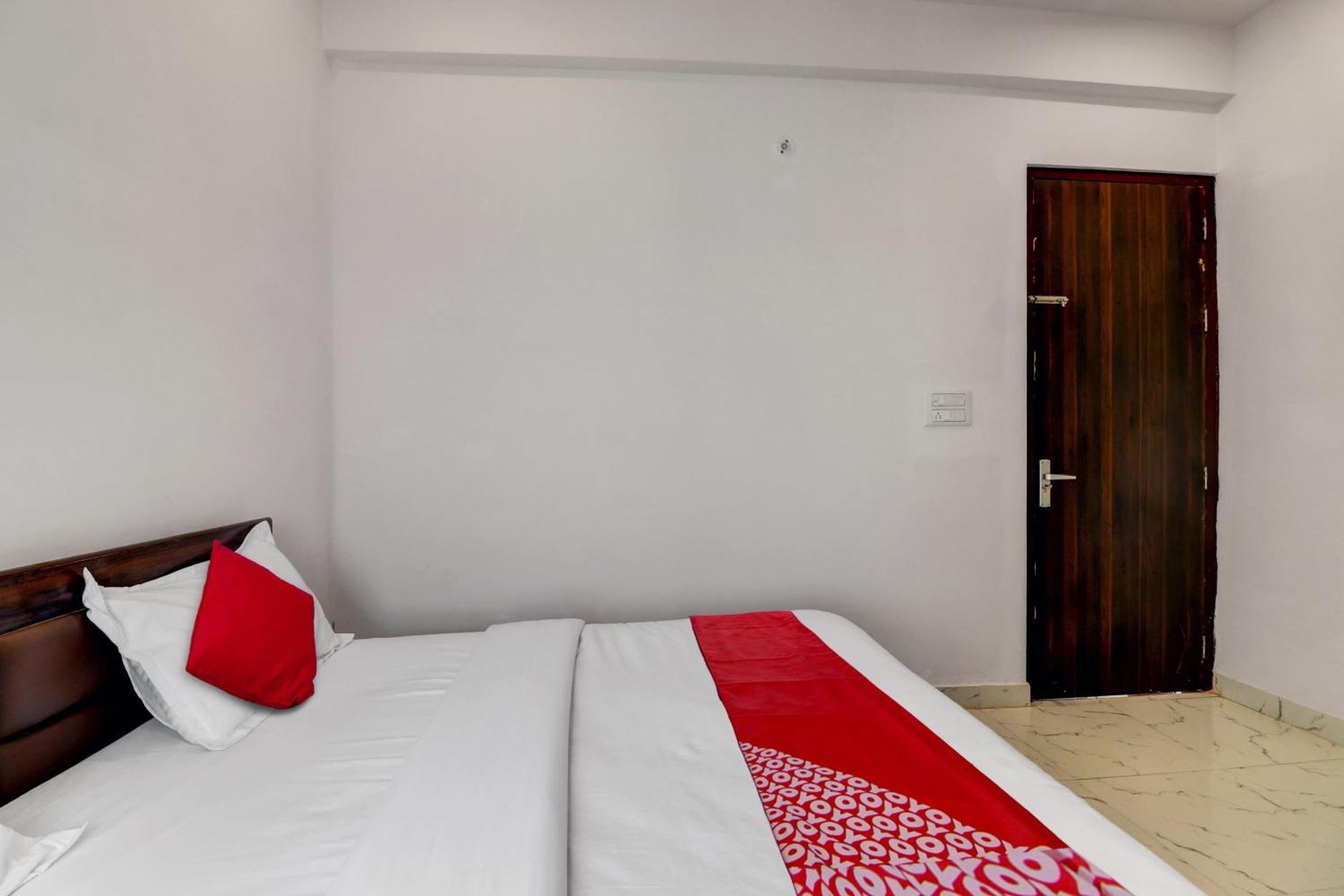 Hotel O Om Pushp Residency Mathura Exterior photo